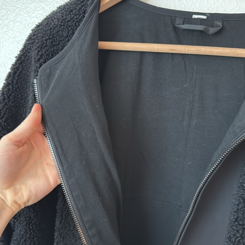 Lululemon 14 Collarless Textured Fleece Full Zip in Black - Picture 11 of 14